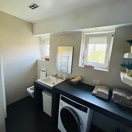 Apartment Mia Casa Es Su Casa. Near The City Center& Free Parking